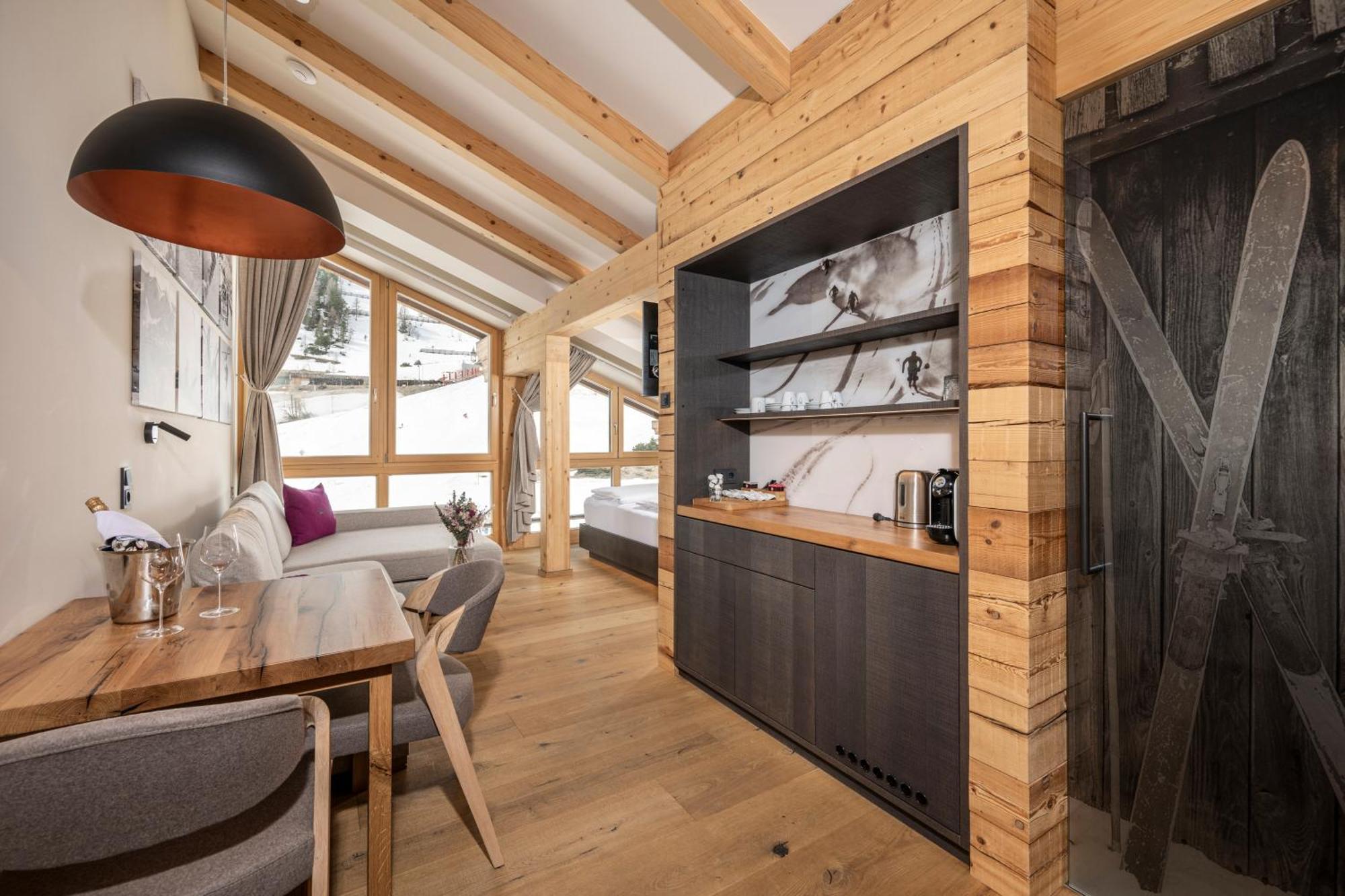 Austria Alpinhotel Ski In Ski Out An Der Edelweissbahn Obertauern Exterior photo